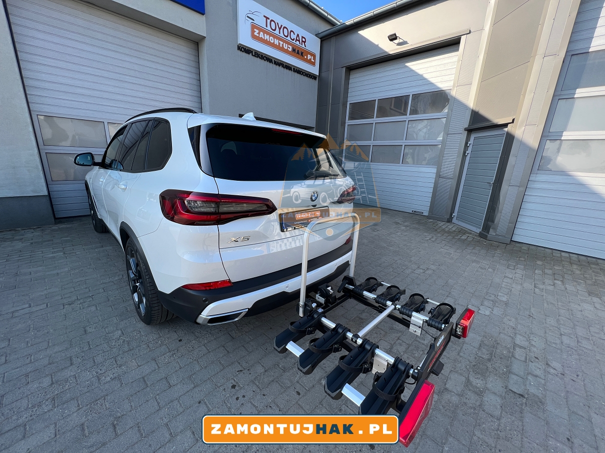 Solidny bagażnik rowerowy Uebler i41s na BMW X5 G05 - niezawodność i wygoda w podróży